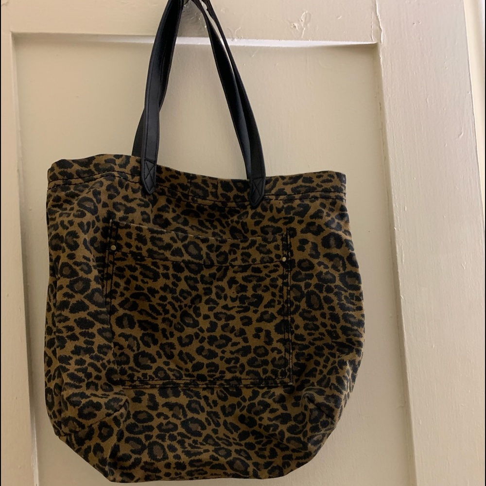 Leopard print tote bag